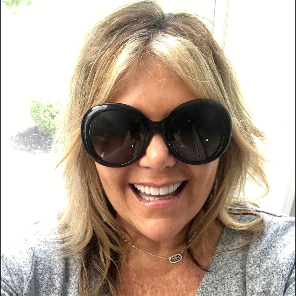 Meet your Posher, Lisa